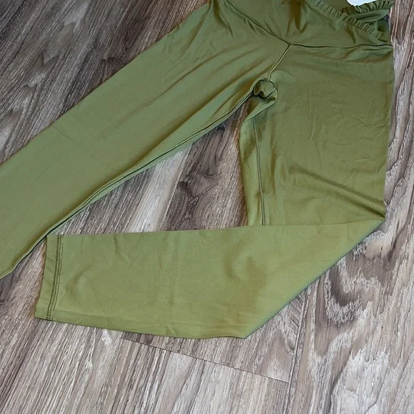 ☘️Offline aerie crossover ruffle legging - Picture 3 of 5